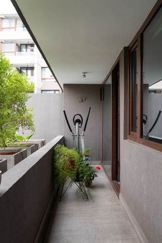 Amplia Terraza En Primer Piso