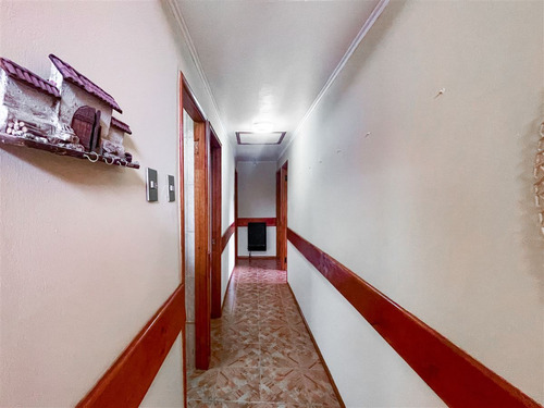 Casa En Venta De 5 Dorm. En Las Cabras