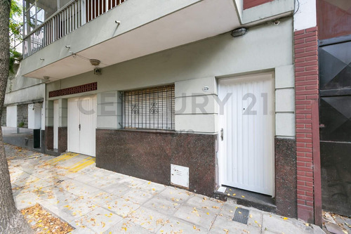 Venta Ph 2 Ambientes Con Patio, Terraza Y Parrilla Propia. Barracas