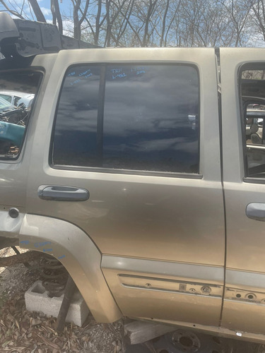 Puerta Trasera Derecha Jeep Liberty 2006 Sin Accesorios