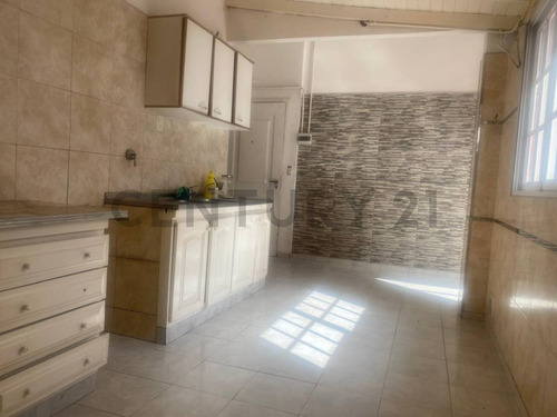 Alquiler Ph 3 Ambientes Con Amplio Patio En Lanus Oeste