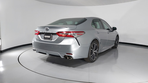 Toyota Camry 2.5 SE AUTO