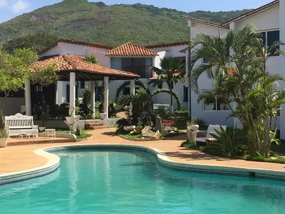 Hotel y resort en venta