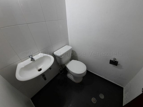 Imagen 6 de 10 de Funcional Oficina Remodelada En Venta - Urb La Campiña