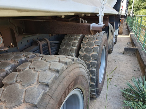 Imagem 14 de 15 de Mercedes-benz Actros 4844 8x4 Ano 2013/2014 Bitruck