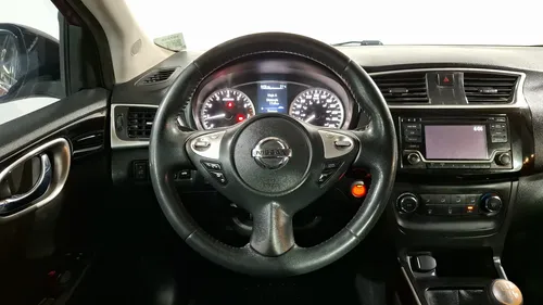 Nissan Sentra 1.8 Advance