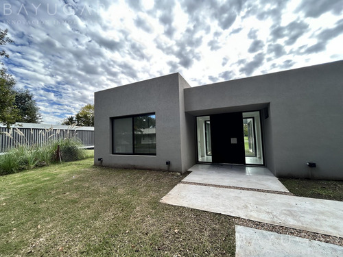 Venta - Casa A Estrenar / Barrio San Joaquin / Exaltación De La Cruz
