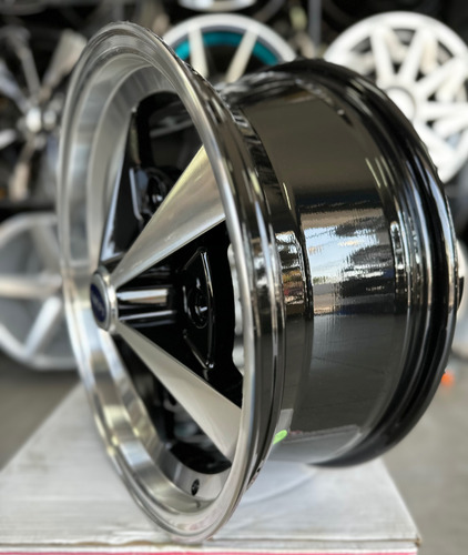 Rines Escra 17x75/205 Ms Vocho Msi 4 Pz Color Negro/pulido