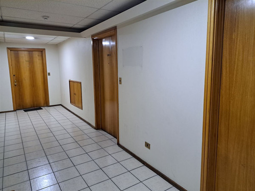 Oficina, Recepción, Privado, Baño, Estac. En C.financ. Vitac