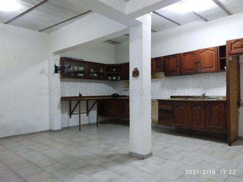 Imagen 3 de 14 de Venta Casa Urb. Av. Bolivar Norte 22-7034 Forg