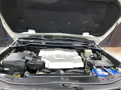 Toyota Land Cruiser V8 VX LC200 IMPERIAL 4X4 4.7 AT