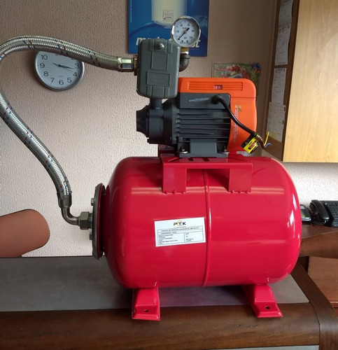 Imagen 1 de 1 de Bomba De Agua Hidroneumático 1/2 Hp/24 Litros Gladiator