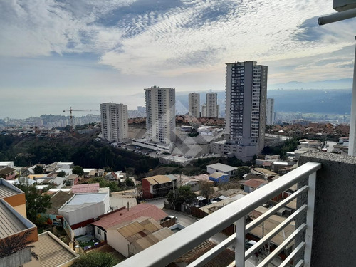Depto. En Venta De 3d Y 2b, Vista A La Bahía En Viña Del Mar