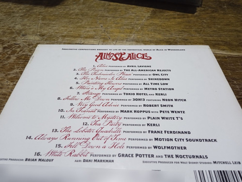 Cd Almost Alice Avril Lavigne (Usado)