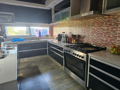 Venta De Casa En Hermosa Chacra Sobre Ruta 21