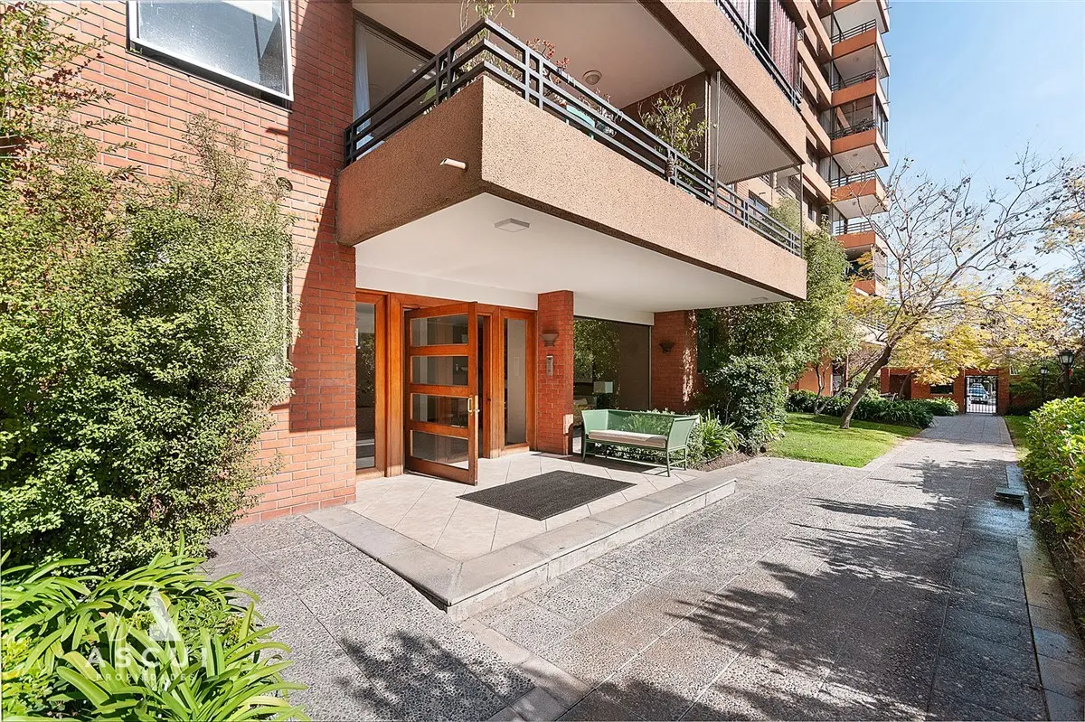 Imagen 2 de 25 de Departamento En Venta De 2 Dorm. En Vitacura