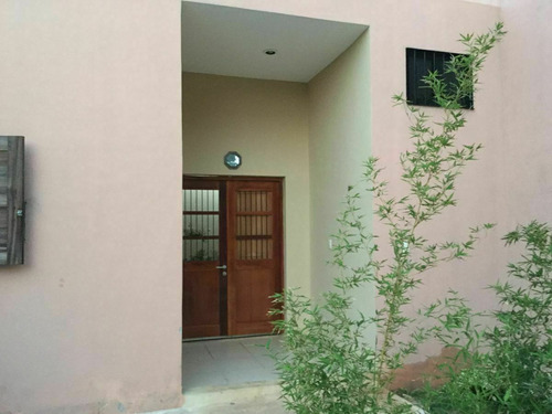 Venta De Cómoda Casa De Un Piso En Baspul