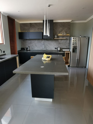 Imagen 10 de 22 de Oportunidad!! Hermosa Y Luminosa Casa Moderna En Chicureo