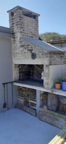 Imagen 1 de 13 de Venta!! Casa De Altos, 3 Dormitorios,2 Baños, Tres Cruces!!
