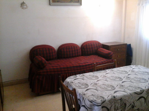 Imagen 5 de 12 de Dos Ambientes Con Balcon A La Calle Zona Centro A Metros De La Playa