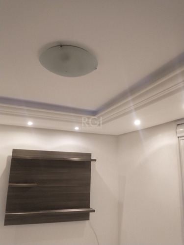Apartamento Em Camaquã Com 2 Dormitórios - Mt6648