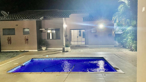 Casa - Ref: 890037