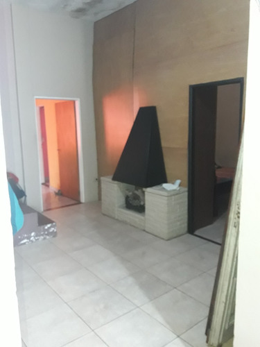 Imagen 3 de 14 de Local Y Vivienda 3 Ambientes, Apta Para Construir 2da Planta