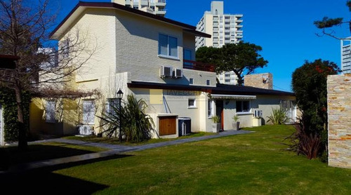 Imagen 17 de 30 de Venta De Casa De 5 Dormitorios En La Mansa