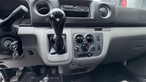 Nissan Urvan 2.5 Panel Amplia Aa Paquete Seguridad Mt