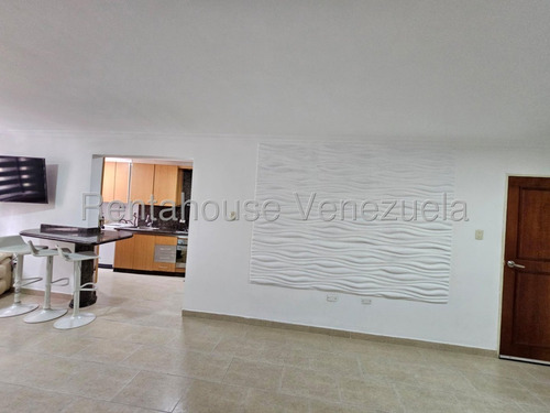 Apartamento En Venta En Condominio Privado Con Piscina Vigilancia 24 Horas Pozo De Agua Moderno Lujoso Nela 25-16628