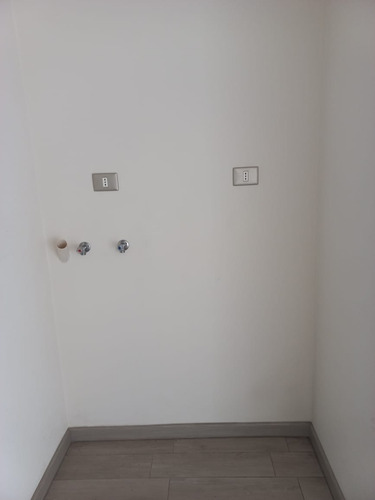 Hermoso Departamento En Arriendo 2d+1b+e+b Metro Lo Ovalle