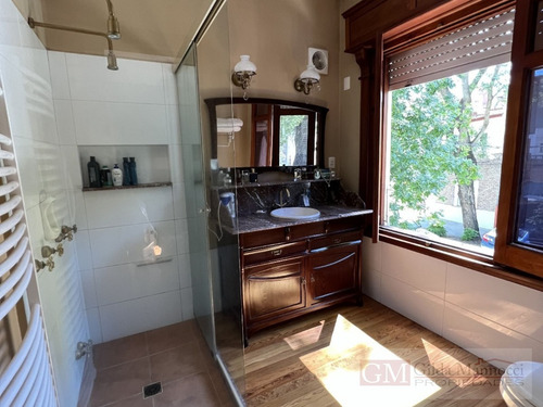 Casa De 2 Pisos, 3 Dormitorios, 4 Baños, En Venta En Pocitos