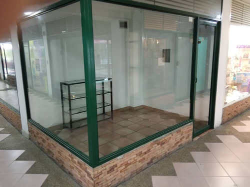 Imagen 2 de 5 de Local Centro Comercial Rosalito