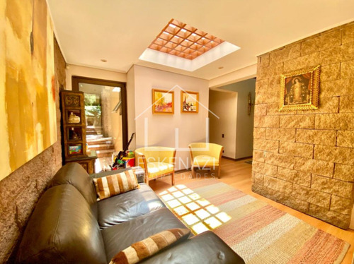 Casa En Venta De 5 Dorm. Lomas De La Dehesa!! Oportunidad!!