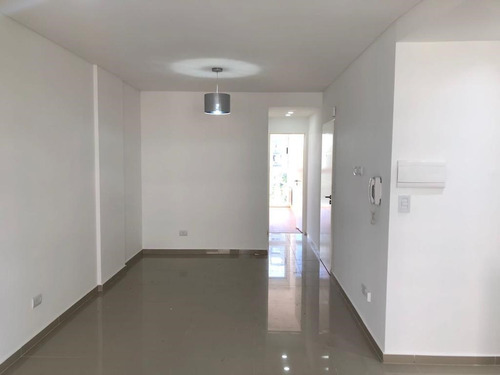 Departamento En Alquiler En Lomas De Zamora, G.b.a. Zona Sur, Argentina
