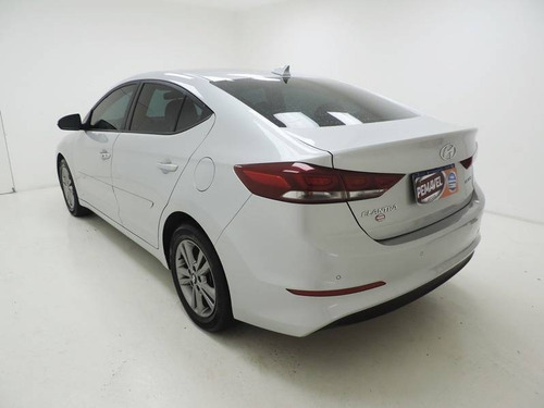 Hyundai Elantra 2.0 16v Flex 4p Automático