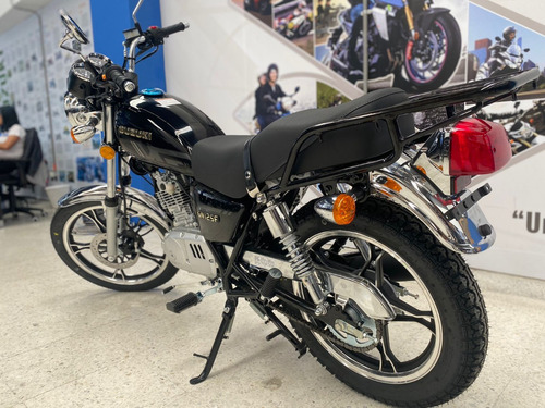 Suzuki Gn125