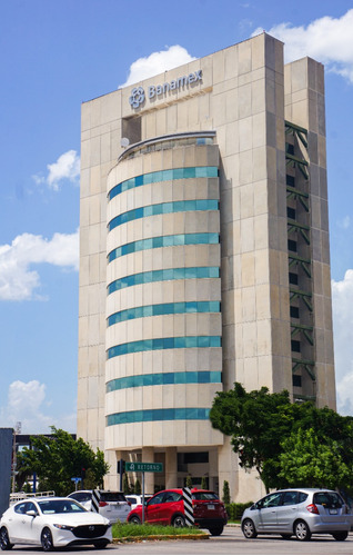 En Renta Oficinas Corporativas Semi-acondicionadas En Torre Banamex, Piso 7, Mérida, Yucatán- Fa
