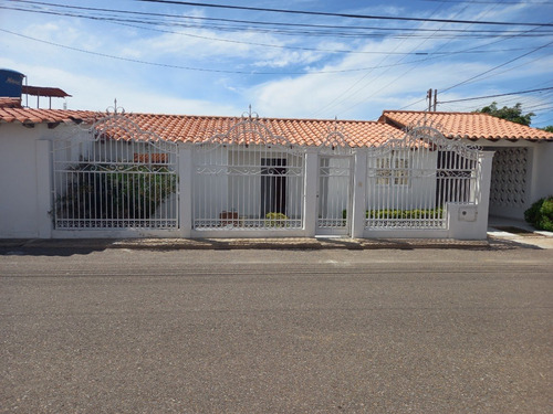 Imagen 12 de 12 de Casa Con Distinguida Amplitud, Elegante Cocina Empotrada, Acabados De Primera. Circuito Cerrado. # 22-7504