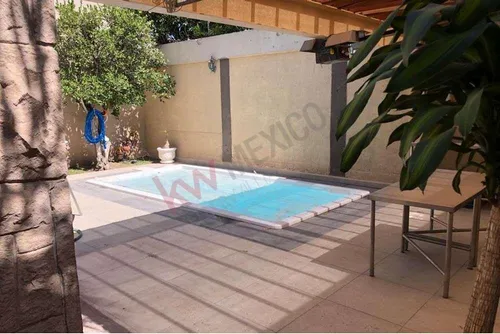 Casa Con Alberca En Torreón, Colonia Navarro