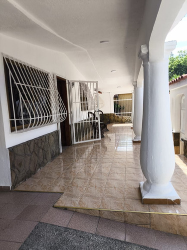 Lm.p Casa Amoblada En San Diego, Carabobo, Urbanización La Esmeralda.