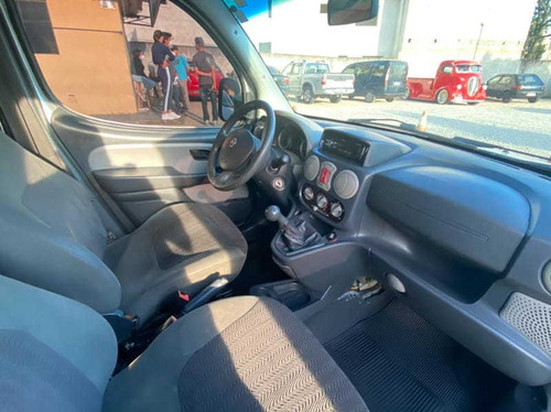 Imagem 7 de 11 de Fiat Doblo Essence 1.8 Flex 16v 7l 2012