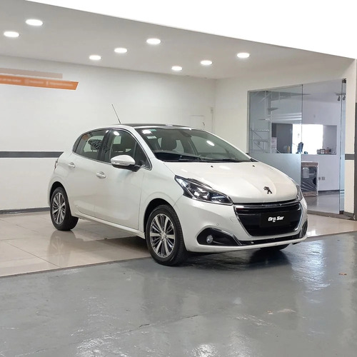 Peugeot 208 1.6 Feline