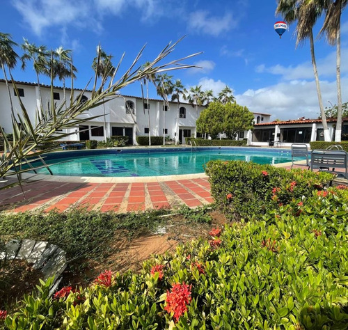 Townhouse En Urbanización Maneiro, Conjunto Residencial El Retiro, Con Zona Amplia, Y Con Piscina, Nueva Esparta, Margarita