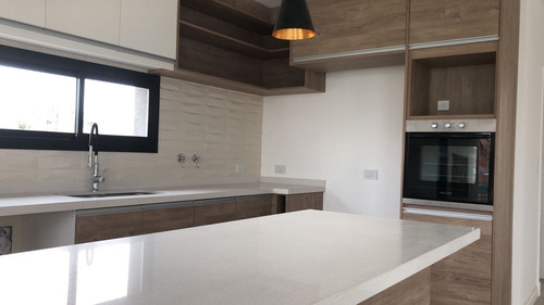 Imagen 14 de 30 de Casa En Venta En Puertos Del Lago, Escobar, G.b.a. Zona Norte