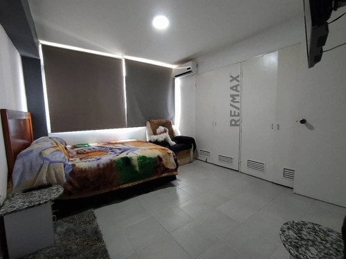 Imagen 8 de 18 de Re/max 2mil Vende Apartamento Remodelado En La Urb. Maneiro - Isla De Margarita