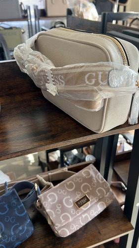Bolso Guess Bandolera Pennywise Con Cremallera Superior