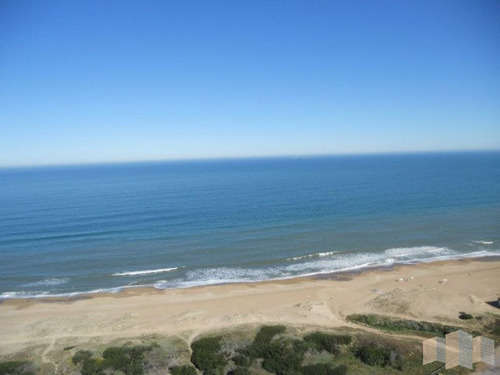 Imagen 2 de 30 de Apartamento En Punta Del Este, Brava