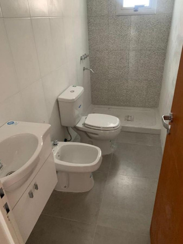 Imagen 26 de 30 de Casa Venta 2 Dormitorios 1 Baño 1 Cochera 108 Mts 2 Totales - La Plata