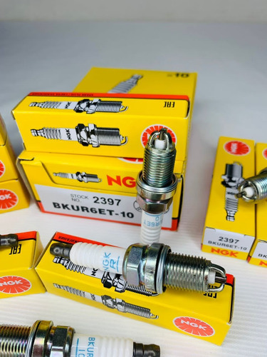 Imagen 2 de 6 de Bujia Triple Electrodo Volkwagen Polo / Fox / Space
